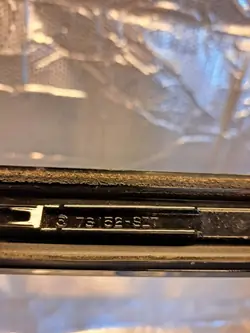 Oikea tuulilasinlista Honda CR-Z OEM listwa