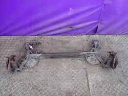 OEM Zawada-361919- bakaxelbalk för Renault Clio III