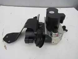 Mercedes ABC-venttiilipalikka OEM A2213200635 - Käytetty