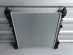 Jeep Grand Cherokee WL Vesijäähdytin OEM 68578699AA