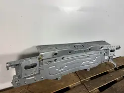 Bakre bagageluckrem OEM 5H6813301D för VW Golf VIII