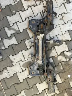 Subquadro dianteiro SKODA FABIA III 1.0L gasolina 2017