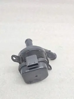 Pompe de circulation d'eau Volvo OEM 32222255