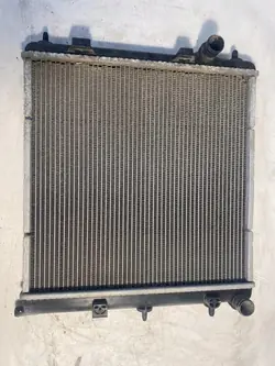 Radiateur Citroen DS3 OEM 870960400 (2009-2014)
