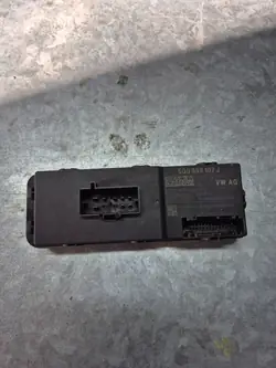 Controlador de compuerta maletero Skoda Superb B8 5Q0959107J