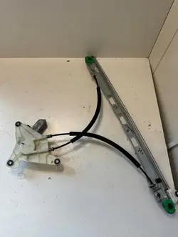 Fönsterhiss vänster fram OEM PODNOSNIK SZYBY MASTER III