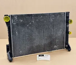 Radiador de água usado OEM 2045004303 para Mercedes