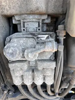 Pääjarruventtiili OEM 81521306307 MAN TGL:lle