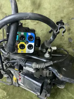 Compresseur suspension avant OEM 7J0837380A Jeep