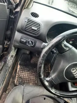 Volante AUDI A3 8L OEM - Estado usado