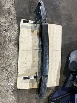 Viga para-choques traseira OEM 51128250415 BMW X5 E53