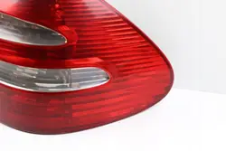 MERCEDES W211 E-KLASA RÜCKLEUCHTE RECHTS A2118200464