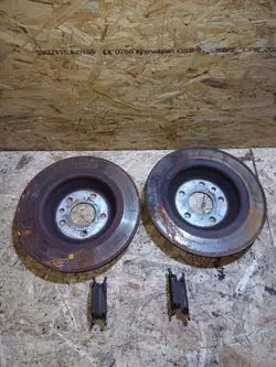 Ford Kuga MK1 taka-akselin jarrupalaset OEM Tarcze tył