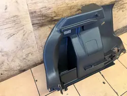 OEM 76281-68P10 Vänster bakluckefoder Suzuki Baleno II