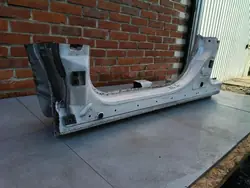 Estribo esquerdo Jeep Cherokee KL 13-18 OEM pr. l. kl