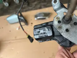 Motor faro izquierdo OEM 30882643 Volvo V40 S40