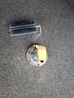 Capteur de niveau de carburant OEM 7688889 Polonez Caro