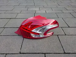 PEUGEOT 208 I Feu Arrière Droit 9672628380-02