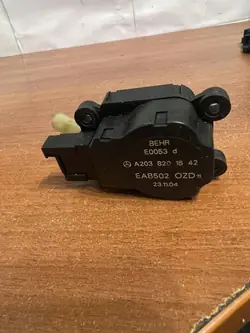 Moteur de volet OEM D2148 pour Mercedes-Benz C W203