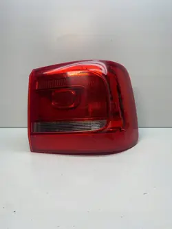 VW TOURAN II bakljus höger 1T0945096R