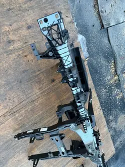 Renfort tableau de bord Tesla Model Y OEM 164587100C