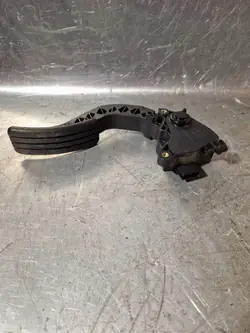 Nissan NV300 2018 Gaspedal