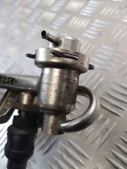 Inspruitrail OEM 058133681 voor Audi A4 Avant 1.8L