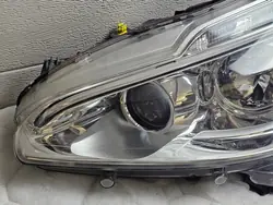 Phare avant gauche LED Peugeot 208