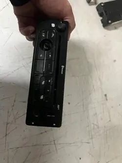Rádio Renault Master OEM 281159782r - Estado usado