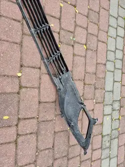 Frontstoßstangen-Gitter Kia Venga 09- OEM 86561-1p000