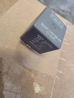 Relé Sulakeboksi Mustang 2010-2014