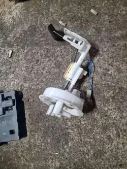 Bränslenivåsensor OEM 1582681 för Mercedes-Benz CLC
