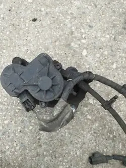 Étrier de frein arrière gauche FRR2441 Ford Mondeo MK5