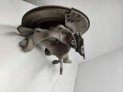 Toyota RAV4 V bakre vänster knäled OEM V270L