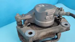 Pinza de freno izquierda delantera Mercedes A2064215501 Usado