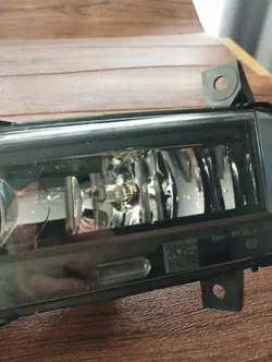 Phare Halogène Gauche Skoda OEM 5E0941699A - Occasion