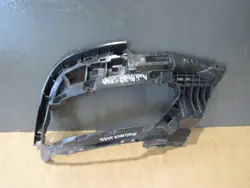 Audi A4 B9 Lift Pakoputken Kiinnike OEM 8WO807347D Vasen Taka