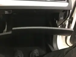 Konsolin säilytys OEM SCHOWEK KONSOLI Skoda Superb II