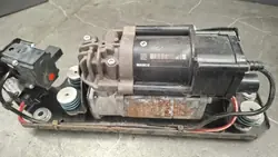 Compresor de suspensión aire BMW OE 6864215 usado