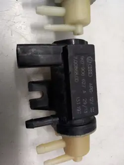 Válvula Turbo EGR OEM 1KO 906 627A - Usada