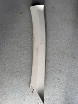 OEM Osłona słupka lewa Arkana stacjaFSD - Couvre-poteau gauche