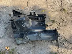 KUGAMK1LEWA Longeron avant gauche pour Kuga MK1