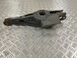 ESP2532 takajousituen istuin vasen puoli Toyota RAV4