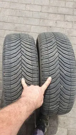 Rejilla trasera Toyota Avensis Estate T25 OEM 20555R16