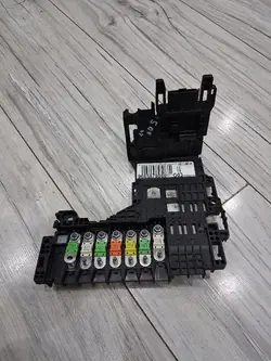 Voedingsmodule motorcompartiment Peugeot 508 I 1.6 E-HDI