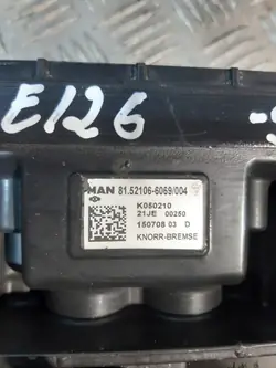 EBS-modulaattoriventtiili OEM K050210 - Käytetty