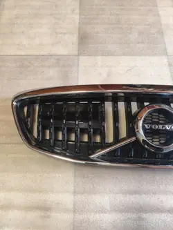 Grille Volvo V40 Lift 2016-2019 OEM KR 31425349