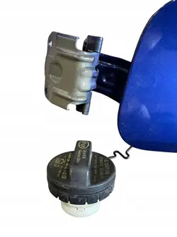 Bränslefyllningslock OEM 1175825 för Toyota Prius XW50
