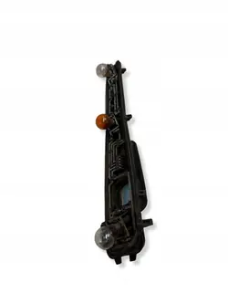 Ford Fiesta MK6 Oikea takavalaisin-insertti OEM 2S6113N004AC