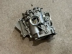 Öljypumppu BMW M5 F90 2019 OEM 7852262